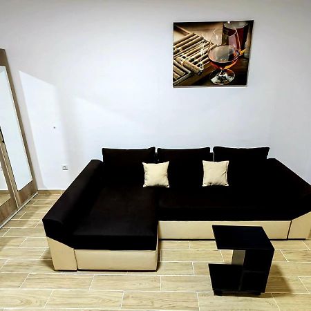 Militari Luxury Flat Lejlighed Roşu Eksteriør billede