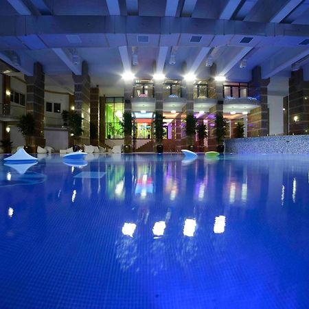Militari Luxury Flat Lejlighed Roşu Eksteriør billede