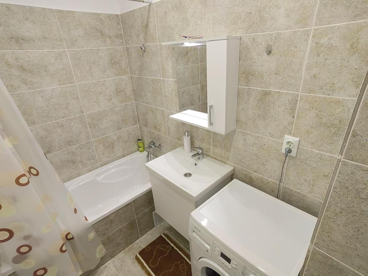 Militari Luxury Flat Lejlighed Roşu Eksteriør billede