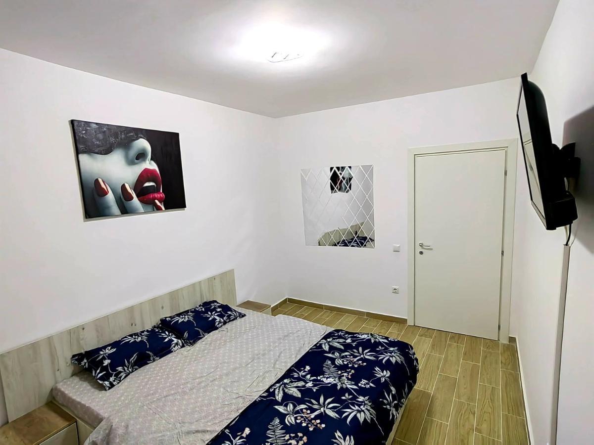 Militari Luxury Flat Lejlighed Roşu Eksteriør billede