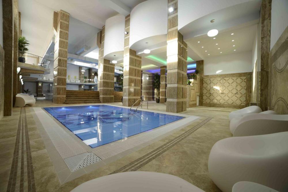 Militari Luxury Flat Lejlighed Roşu Eksteriør billede